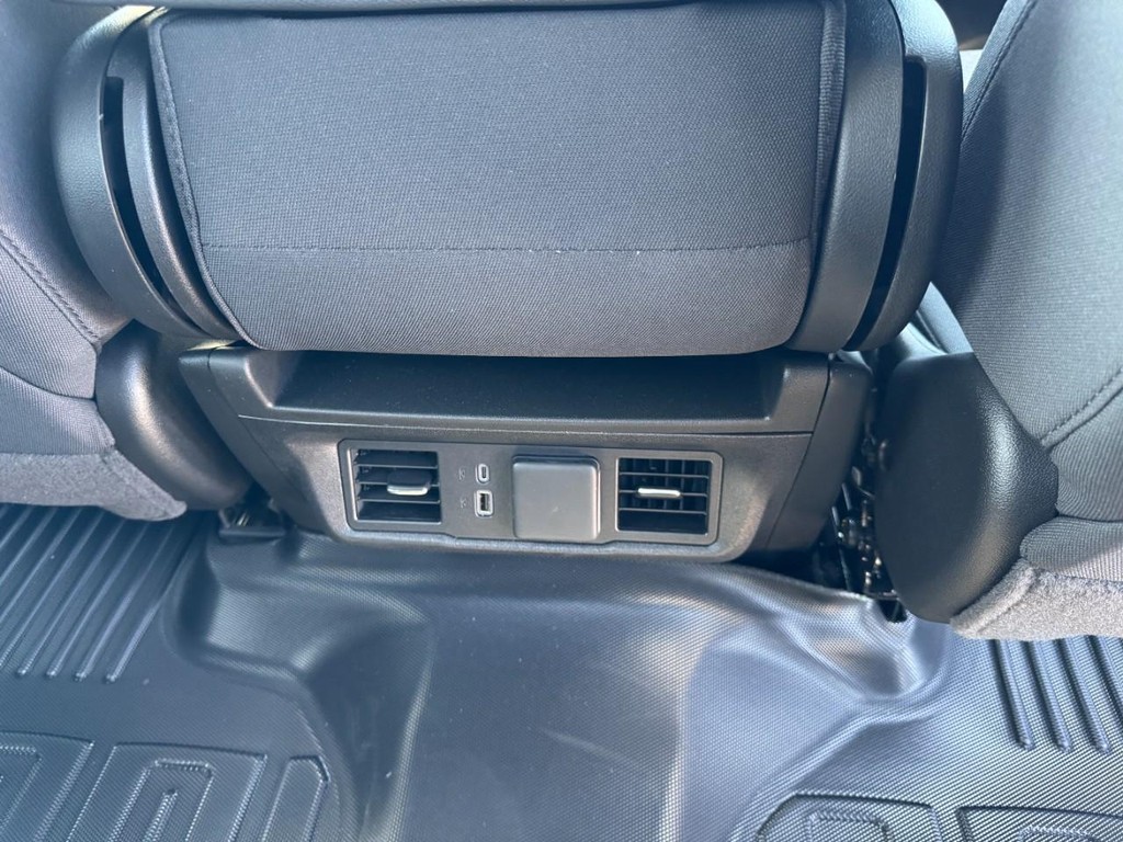 Chevrolet Silverado 1500 Vehicle Full-screen Gallery Image 16