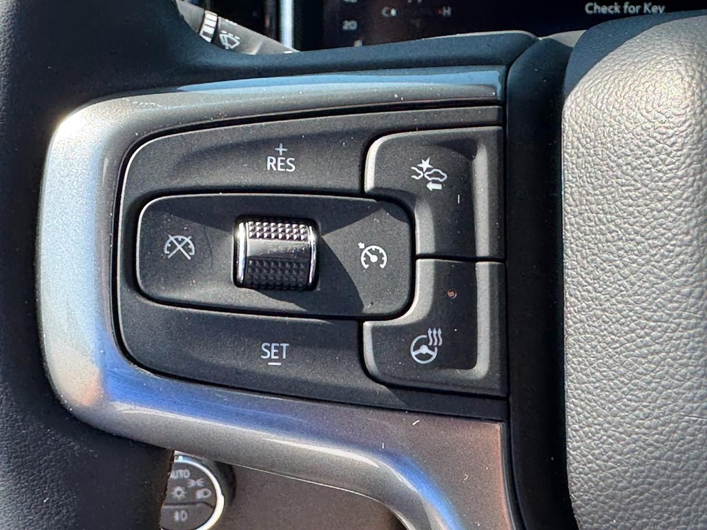 Chevrolet Silverado 1500 Vehicle Full-screen Gallery Image 18