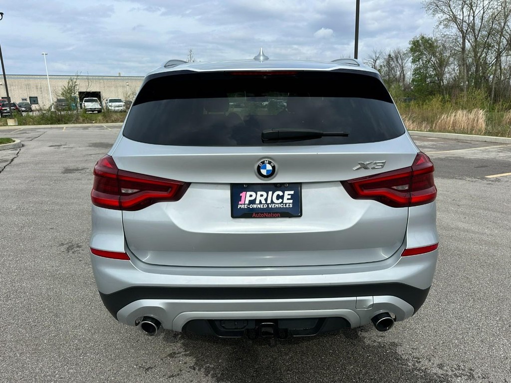 BMW X3 Vehicle Full-screen Gallery Image 04