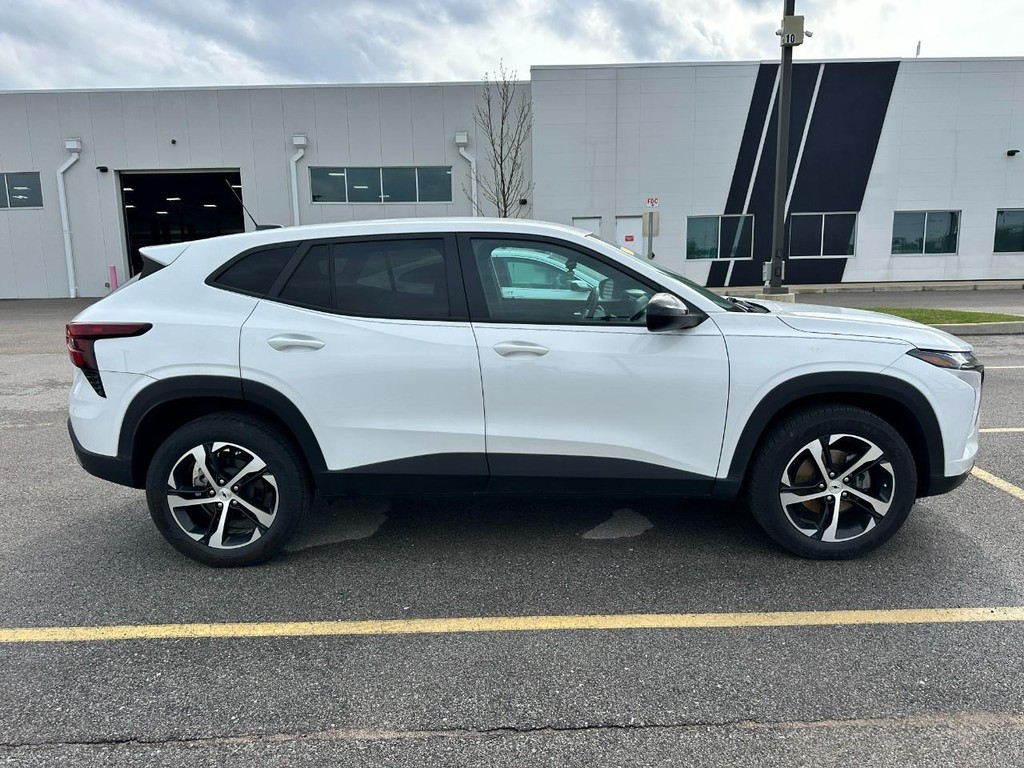 Chevrolet Trax Vehicle Full-screen Gallery Image 06