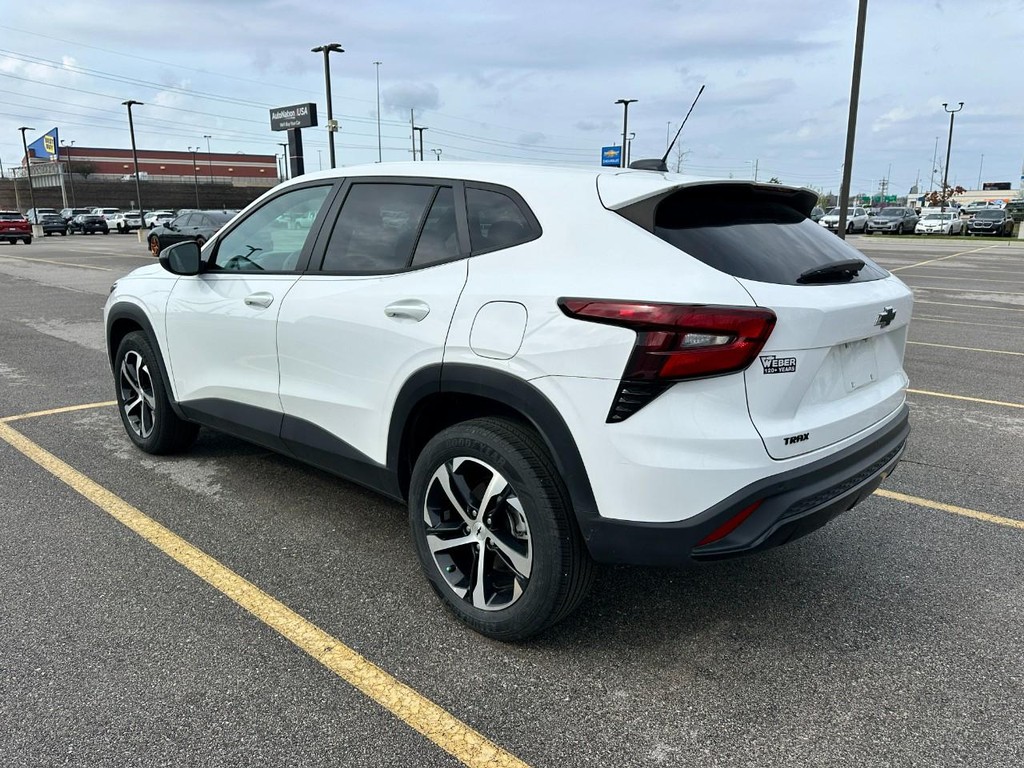 Chevrolet Trax Vehicle Full-screen Gallery Image 11