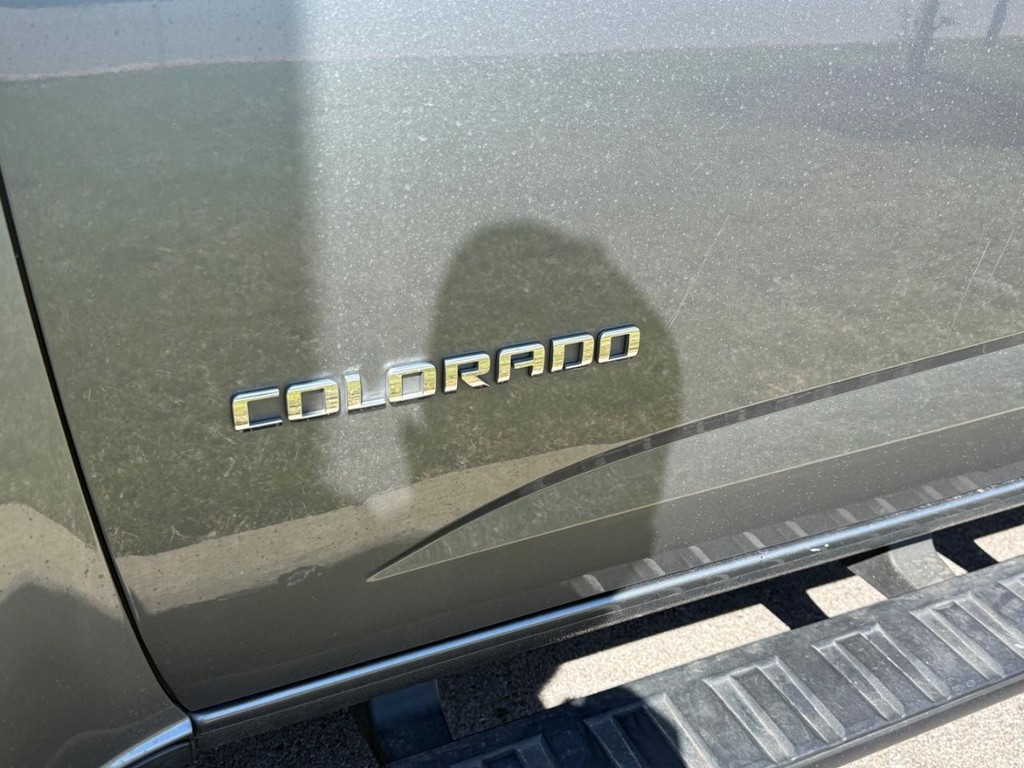 Chevrolet Colorado Vehicle Full-screen Gallery Image 04