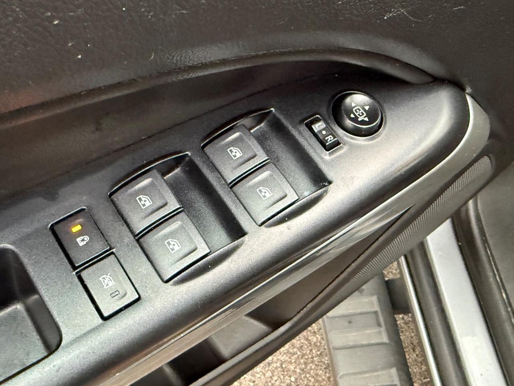 Chevrolet Colorado Vehicle Full-screen Gallery Image 16