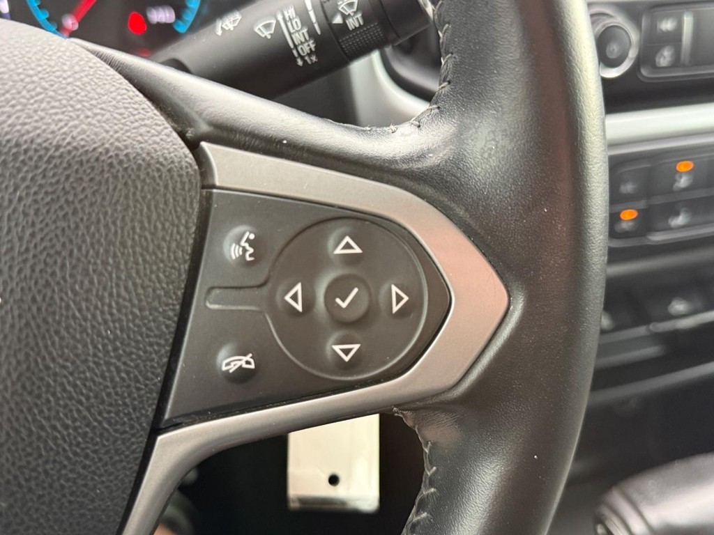 Chevrolet Colorado Vehicle Full-screen Gallery Image 21