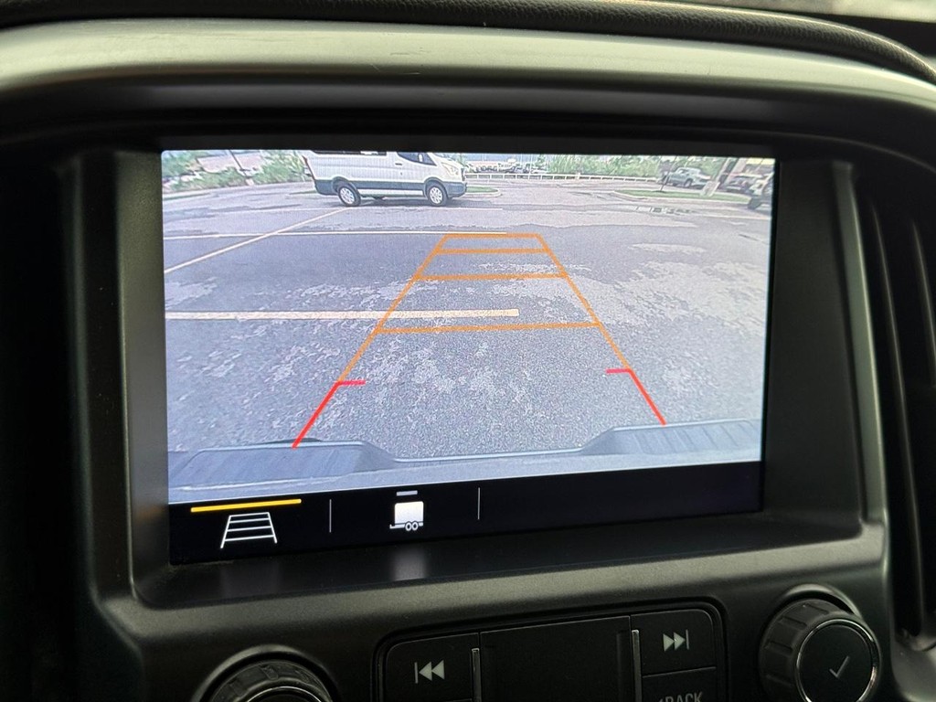 Chevrolet Colorado Vehicle Full-screen Gallery Image 24