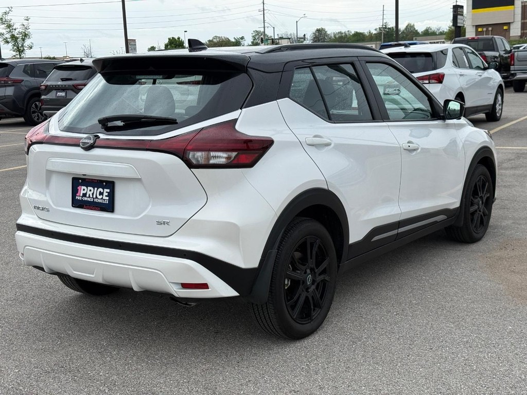 Nissan Kicks Vehicle Full-screen Gallery Image 07