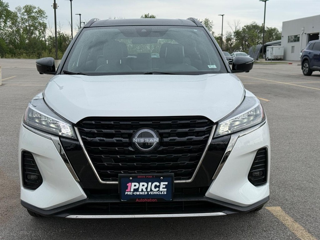Nissan Kicks Vehicle Full-screen Gallery Image 10