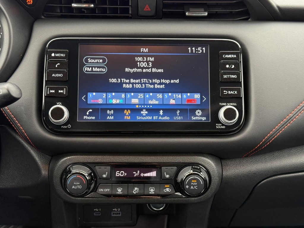 Nissan Kicks Vehicle Full-screen Gallery Image 14