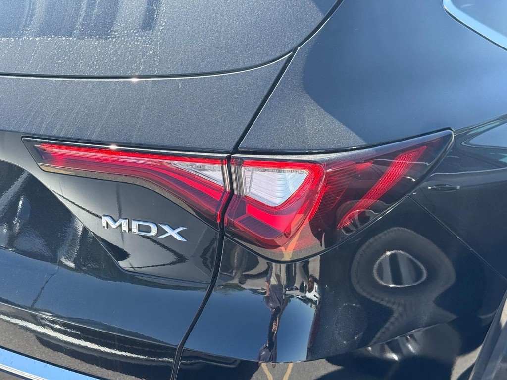 Acura MDX Vehicle Full-screen Gallery Image 09