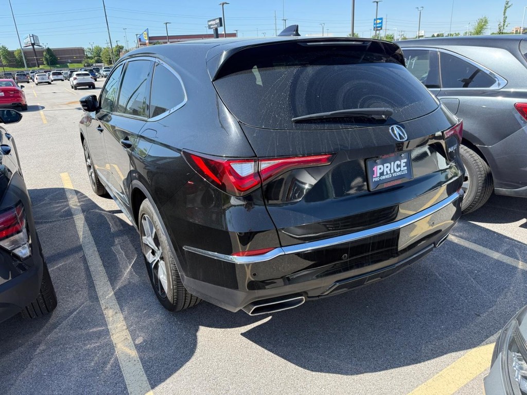 Acura MDX Vehicle Full-screen Gallery Image 11