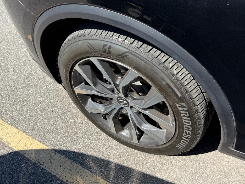 Acura MDX Vehicle Full-screen Gallery Image 13