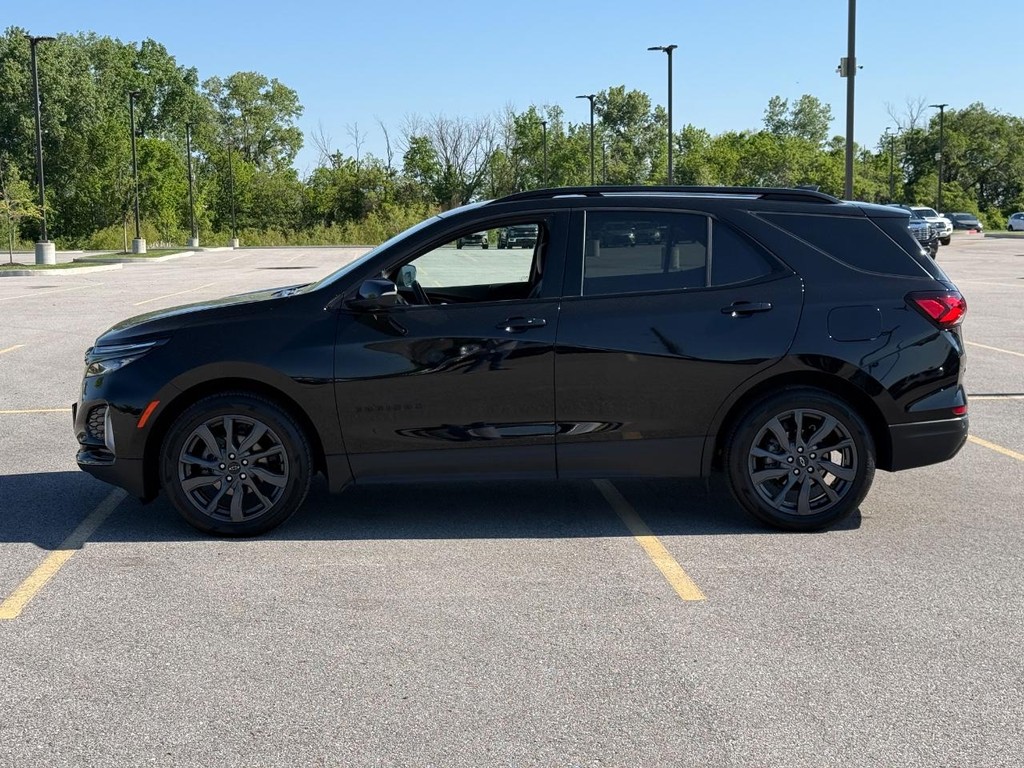 Chevrolet Equinox Vehicle Full-screen Gallery Image 02