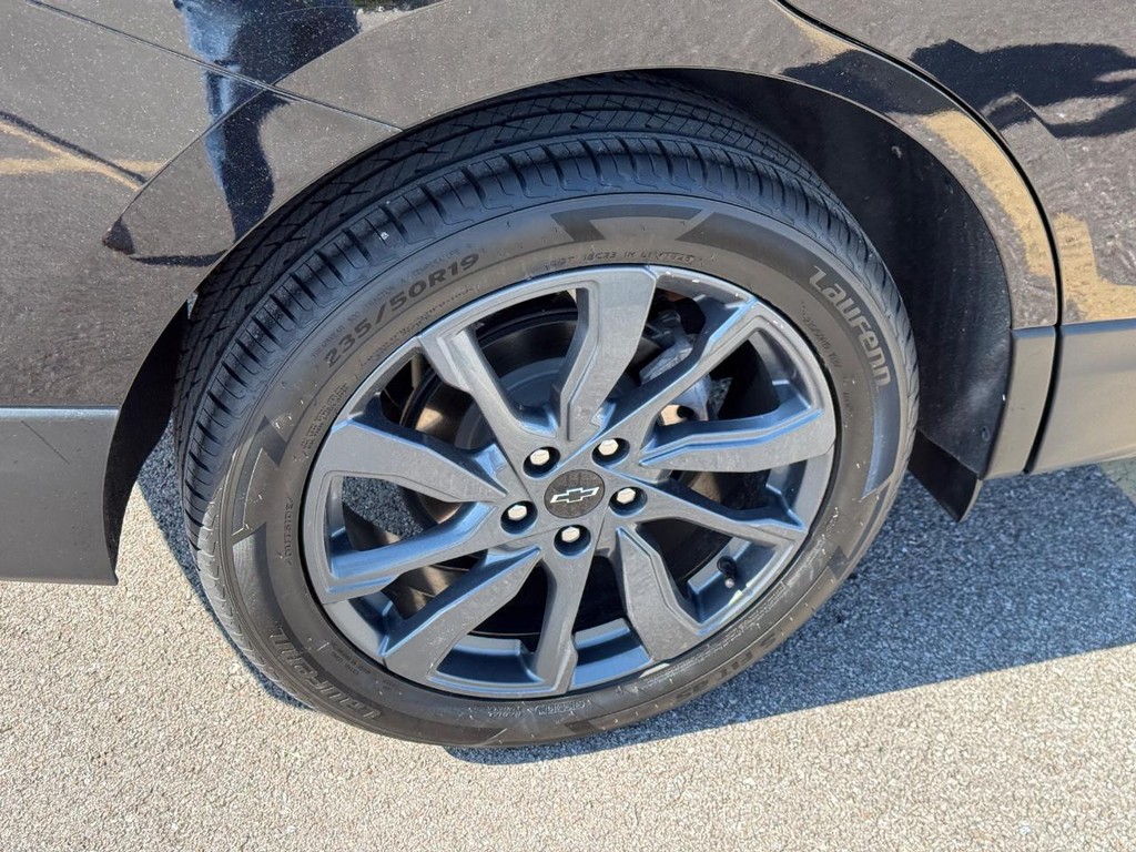 Chevrolet Equinox Vehicle Full-screen Gallery Image 08
