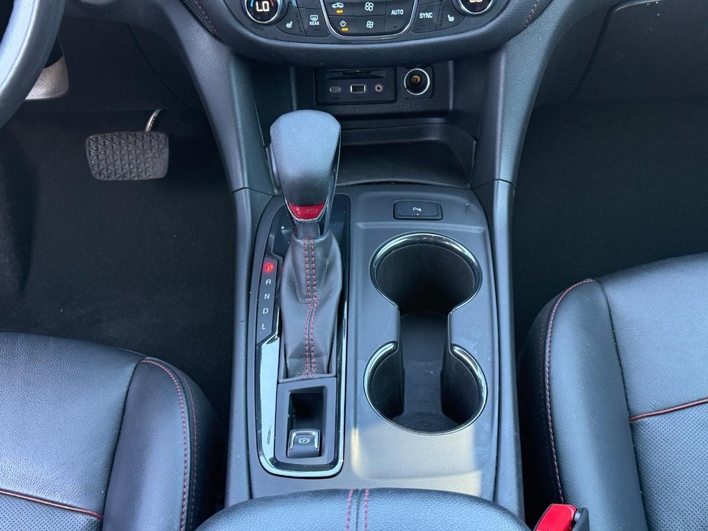 Chevrolet Equinox Vehicle Full-screen Gallery Image 15
