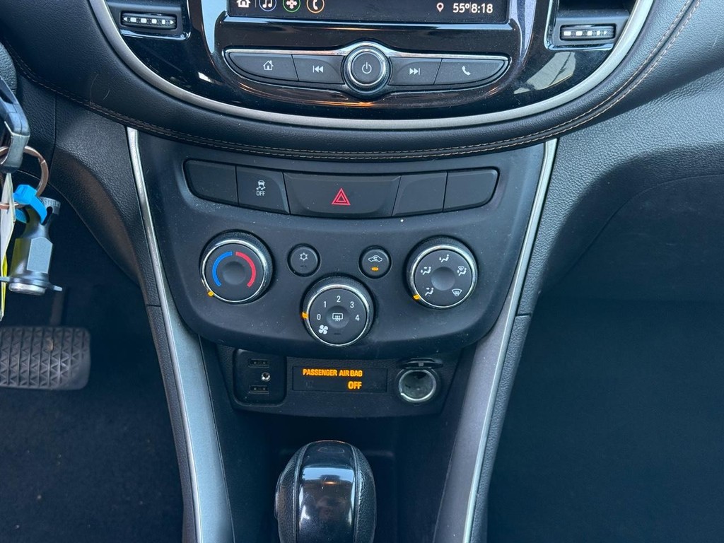 Chevrolet Trax Vehicle Full-screen Gallery Image 15