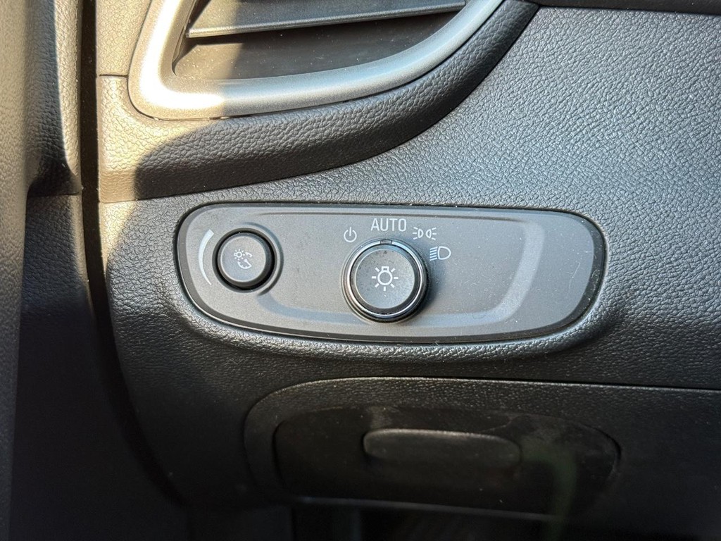 Chevrolet Trax Vehicle Full-screen Gallery Image 20