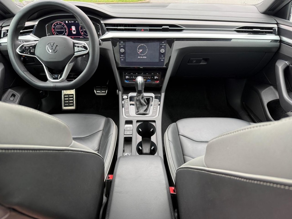 Volkswagen Arteon Vehicle Full-screen Gallery Image 11