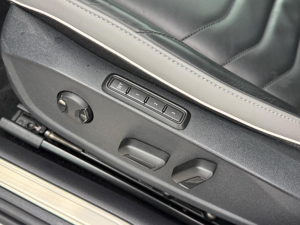 Volkswagen Arteon Vehicle Full-screen Gallery Image 17