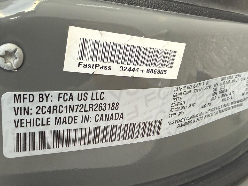 Chrysler Pacifica Vehicle Full-screen Gallery Image 28