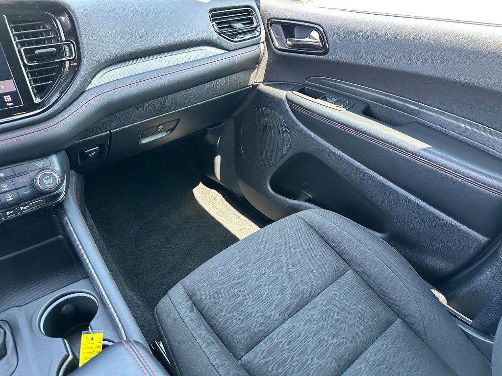 Dodge Durango Vehicle Full-screen Gallery Image 16