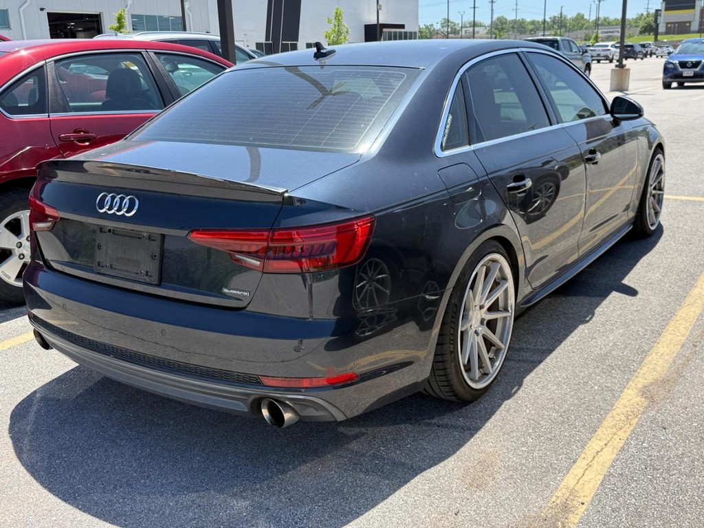Audi A4 Vehicle Full-screen Gallery Image 06