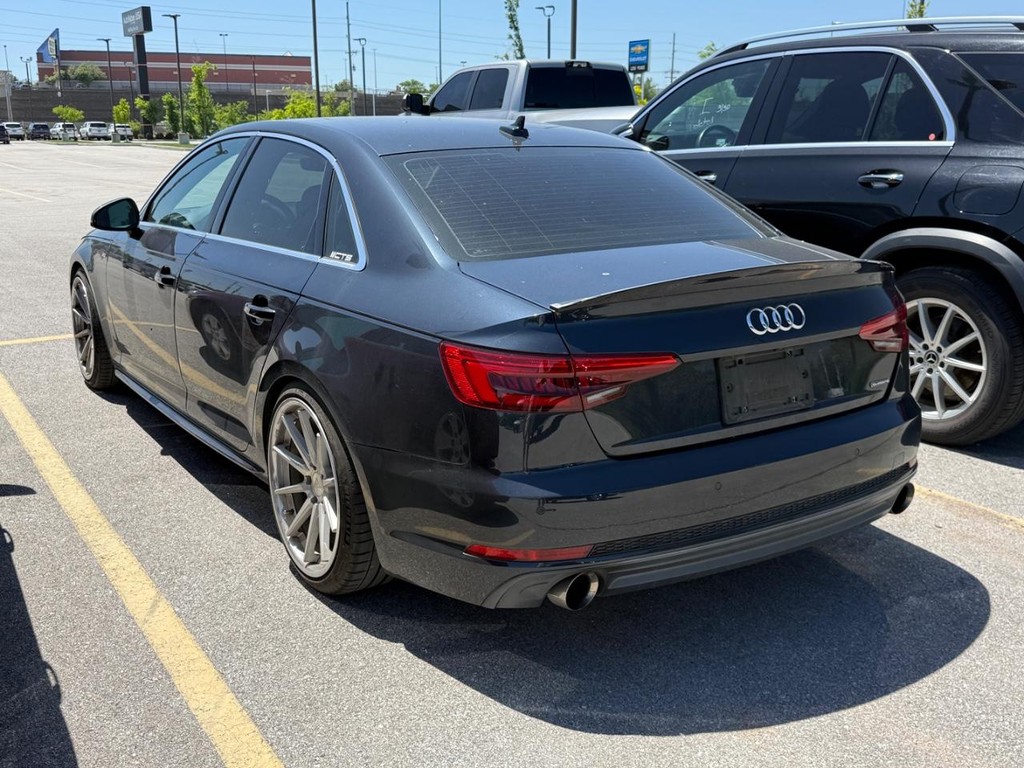 Audi A4 Vehicle Full-screen Gallery Image 08