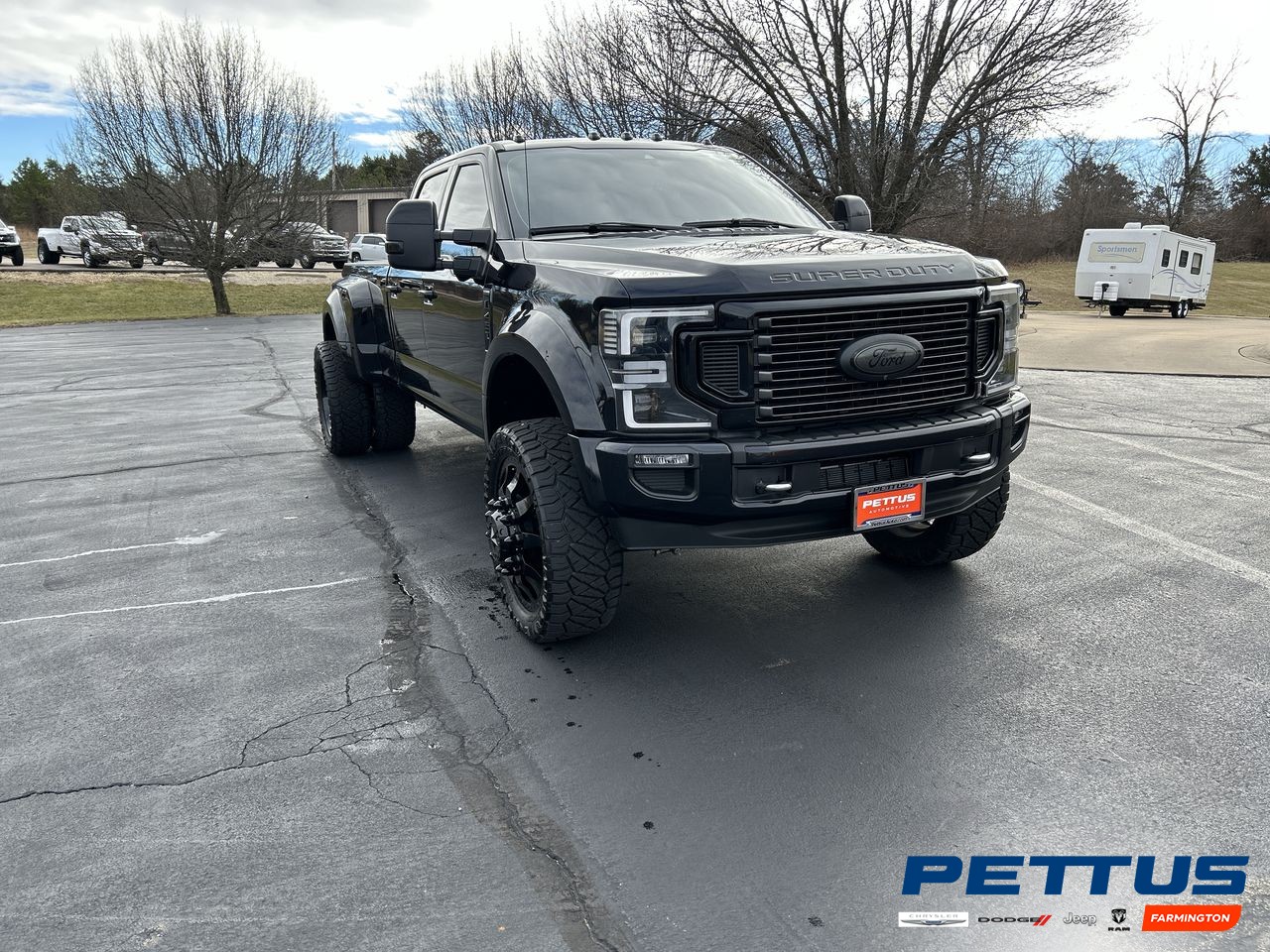 The 2020 Ford Super Duty F-450 DRW   photos
