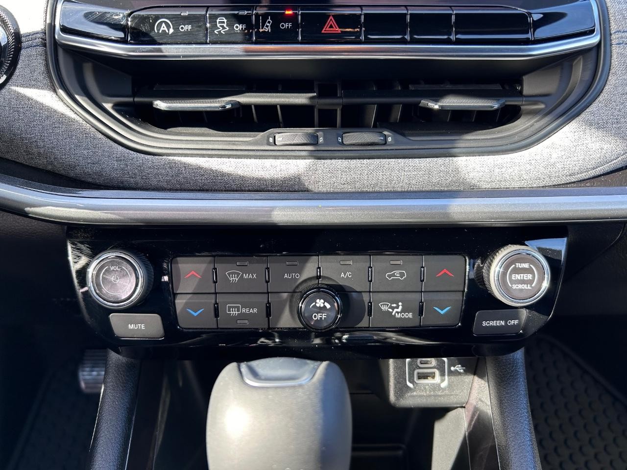 2024 Baltic Gray Metallic Clearcoat Jeep Compass Latitude 4X4 SUV