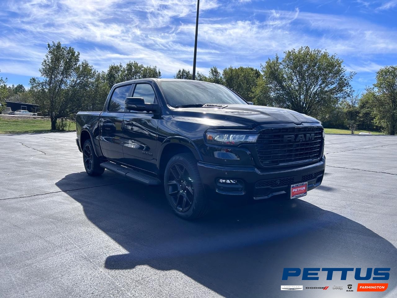 2025 Diamond Black Crystal Pearlcoat Ram 1500 Laramie Truck