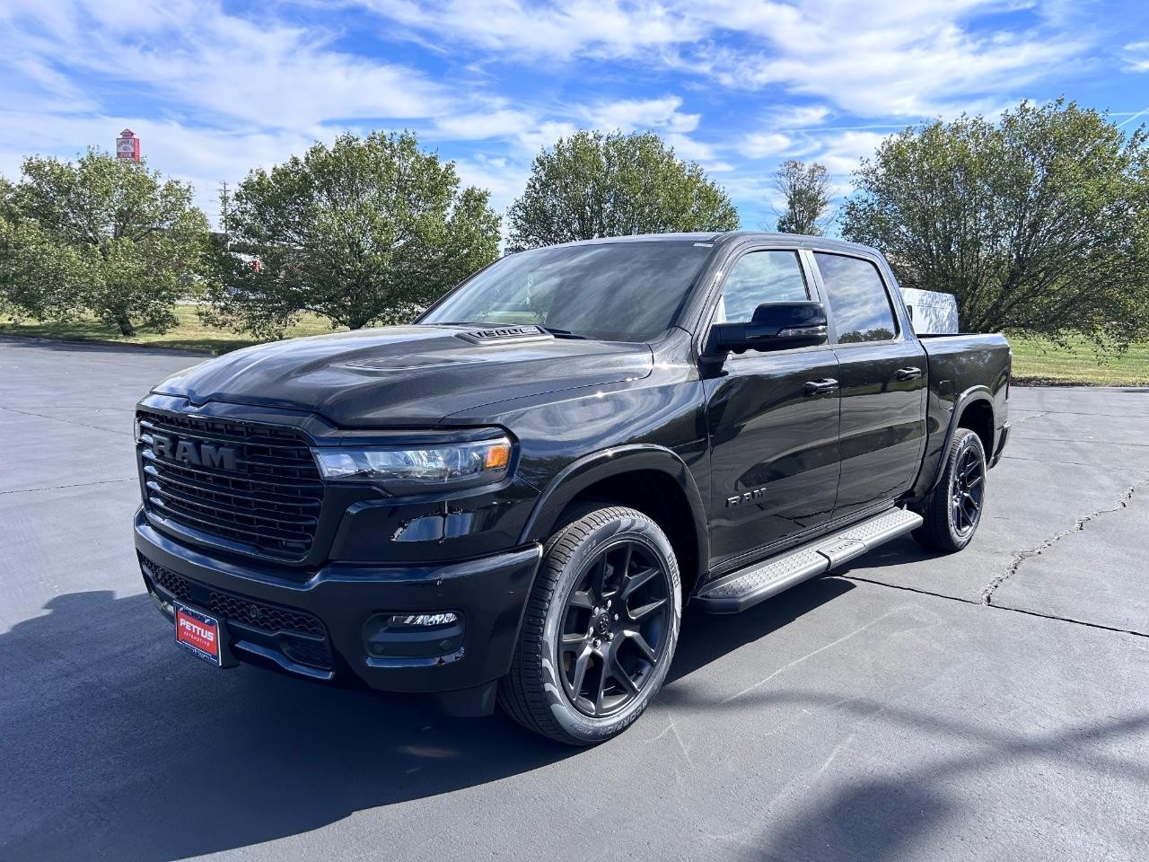 2025 Diamond Black Crystal Pearlcoat Ram 1500 Laramie 4X4 Truck