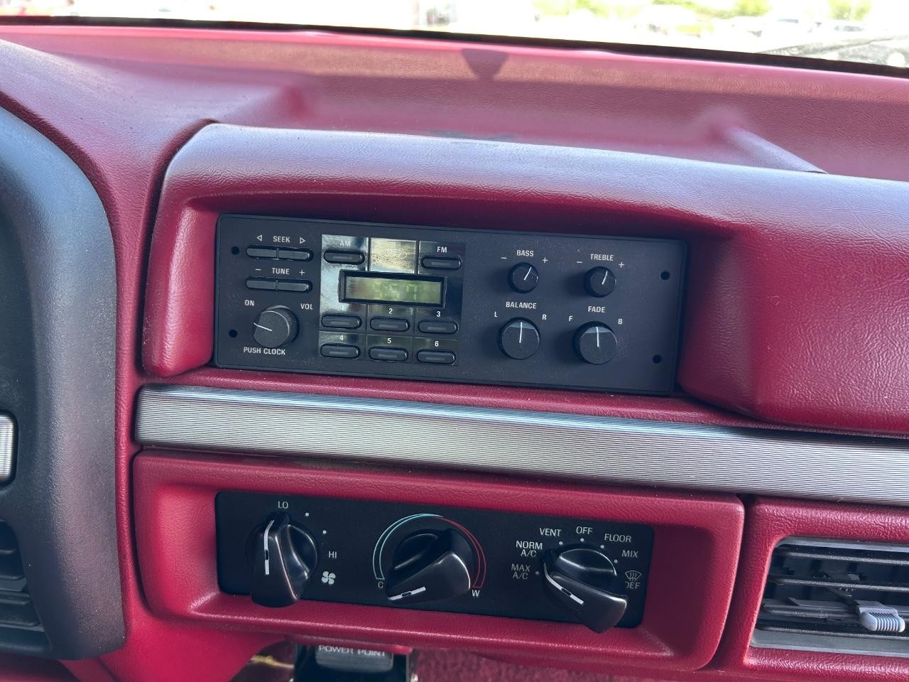 1992 Ford F-150 WB 4WD Undefined