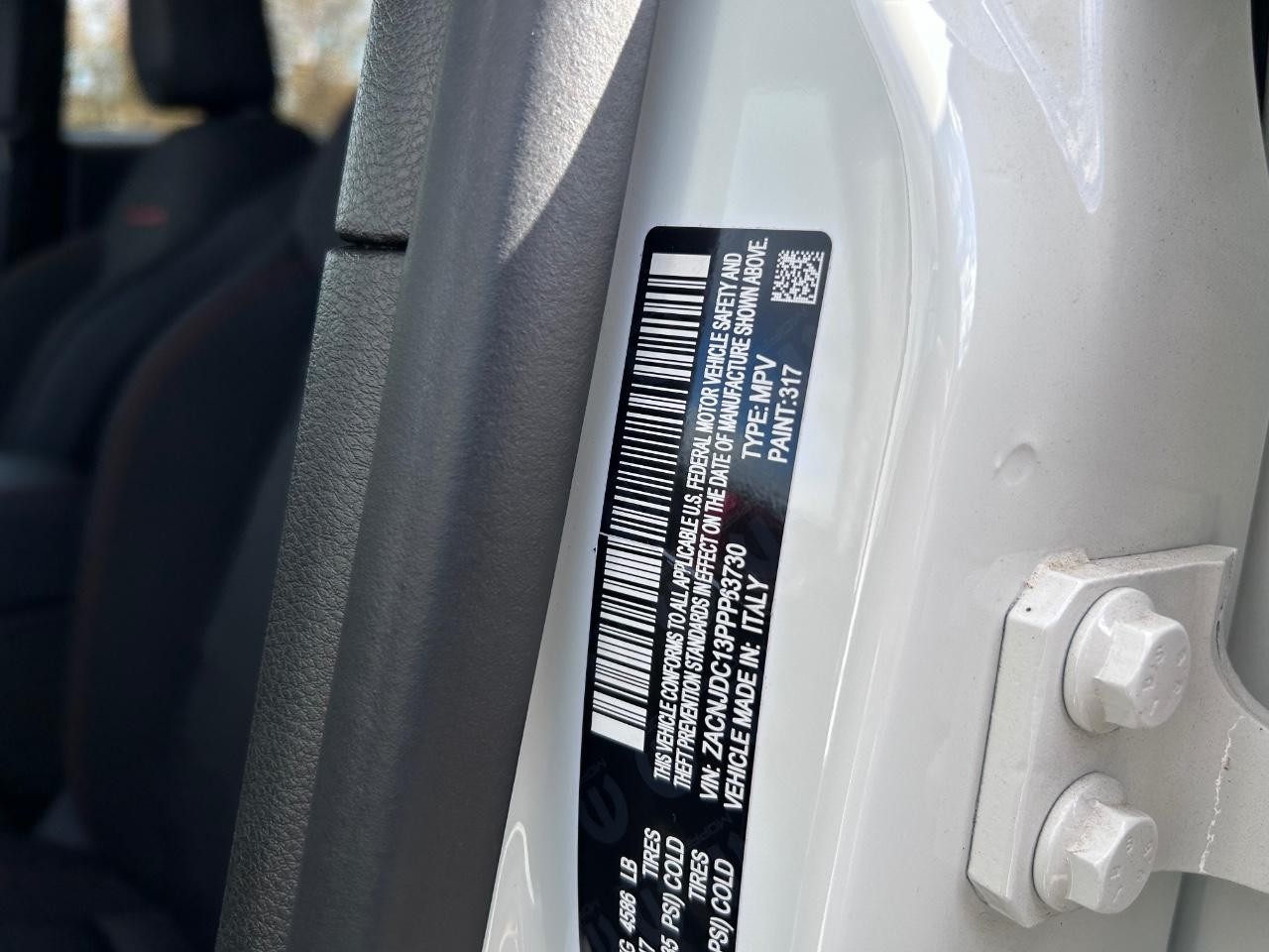 2023 Alpine White Clearcoat Jeep Renegade Trailhawk 4X4 SUV