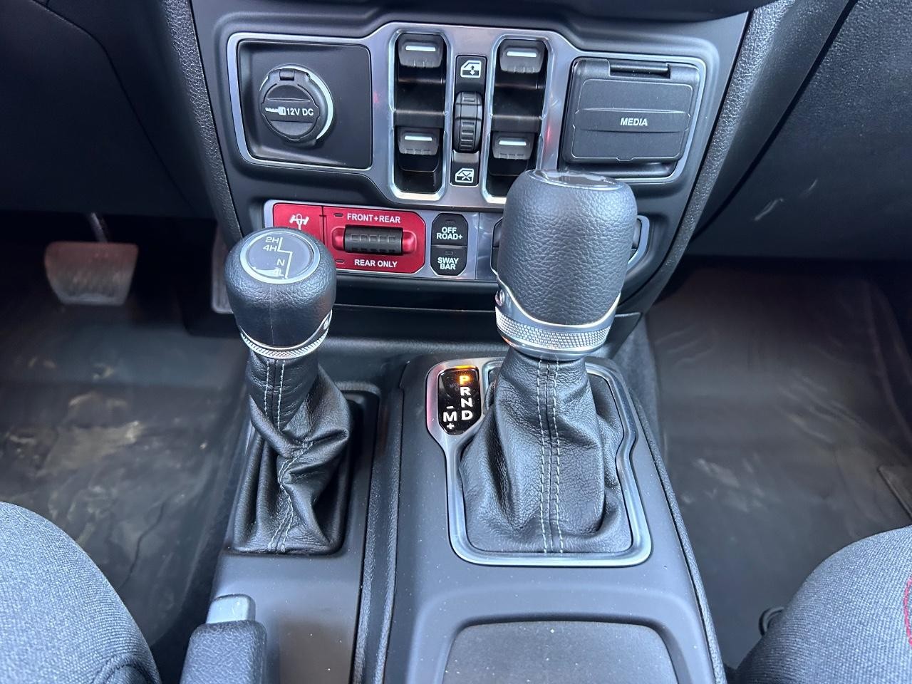 2025 Bright White Clearcoat Jeep Wrangler Rubicon 4X4 SUV