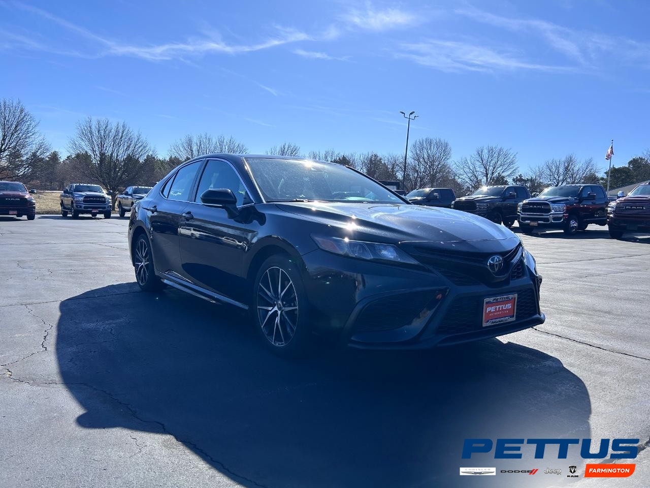 2022 Midnight Black Metallic Toyota Camry SE Sedan