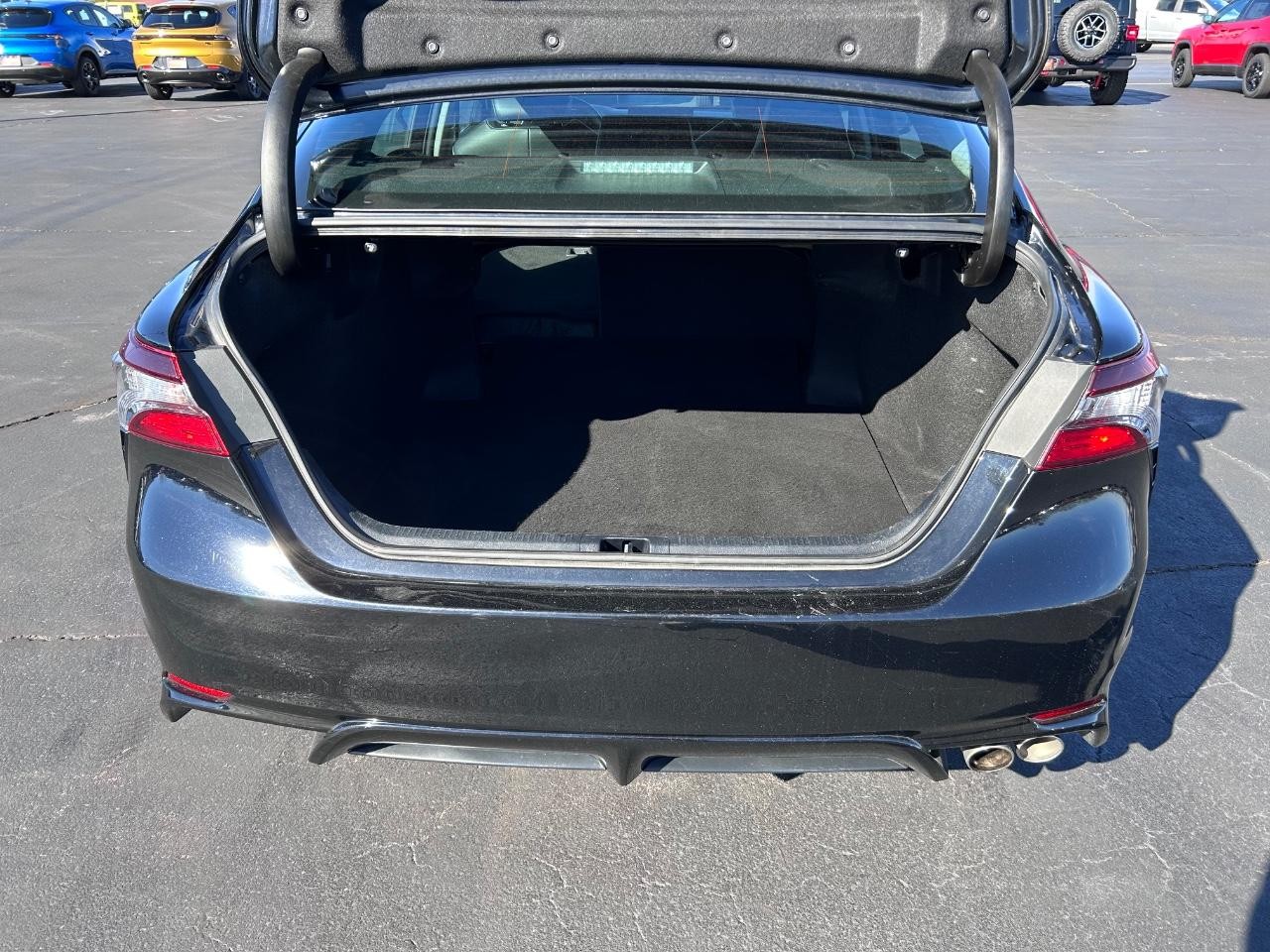 2022 Midnight Black Metallic Toyota Camry SE FWD Sedan