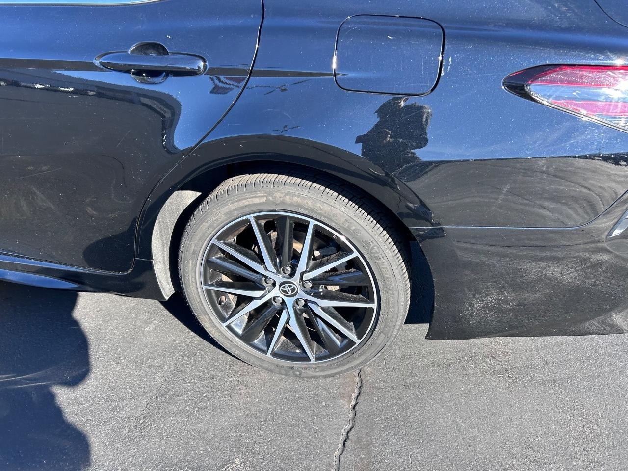 2022 Midnight Black Metallic Toyota Camry SE FWD Sedan