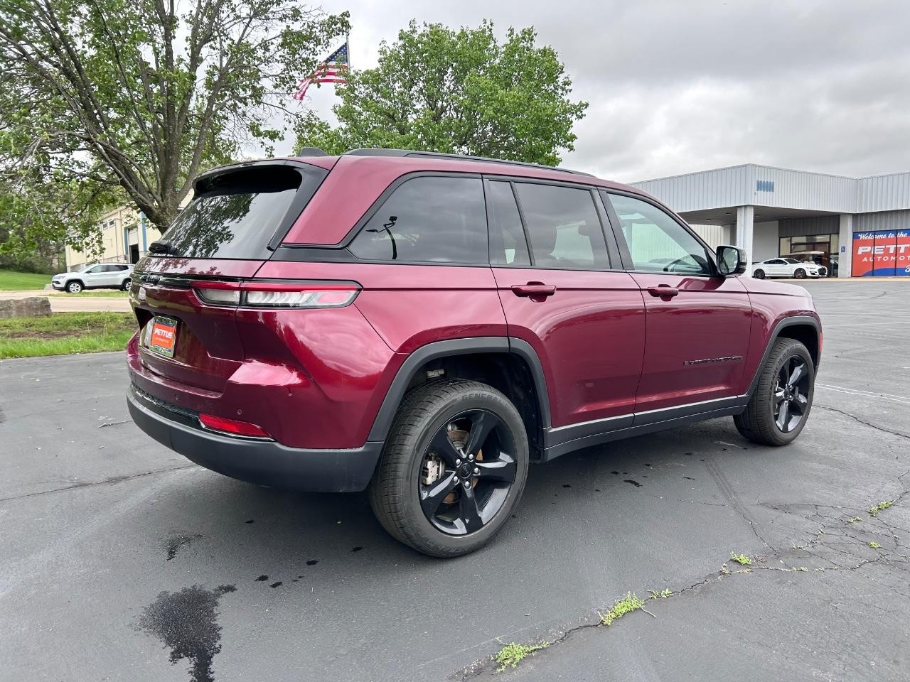 2022 Velvet Red Pearlcoat Jeep Grand Cherokee Altitude 4X4 SUV