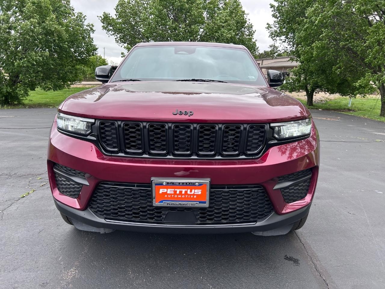 2022 Velvet Red Pearlcoat Jeep Grand Cherokee Altitude 4X4 SUV