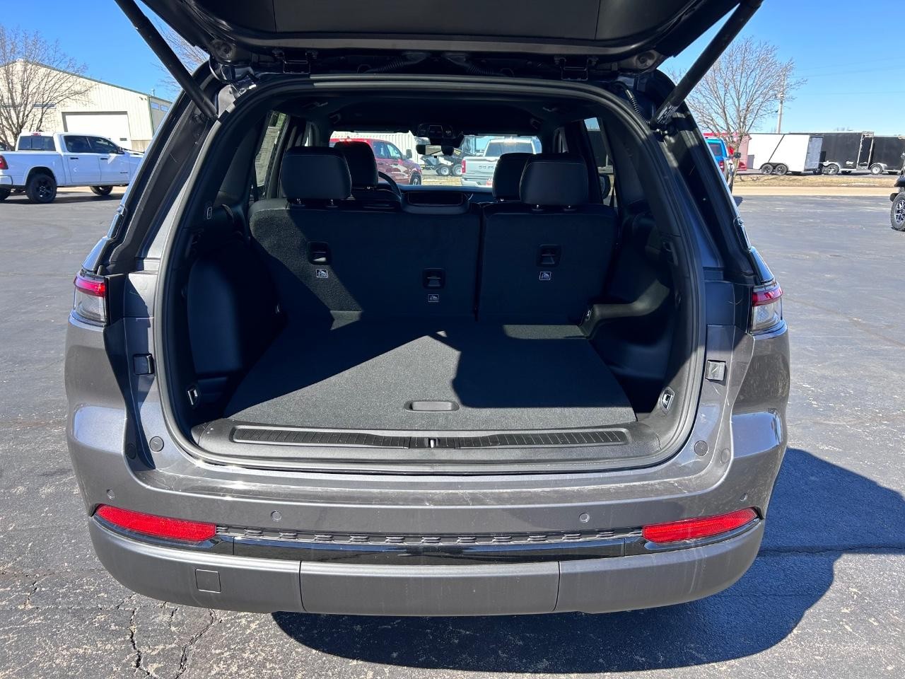 2025 Baltic Gray Metallic Clearcoat Jeep Grand Cherokee Limited 4X4 SUV