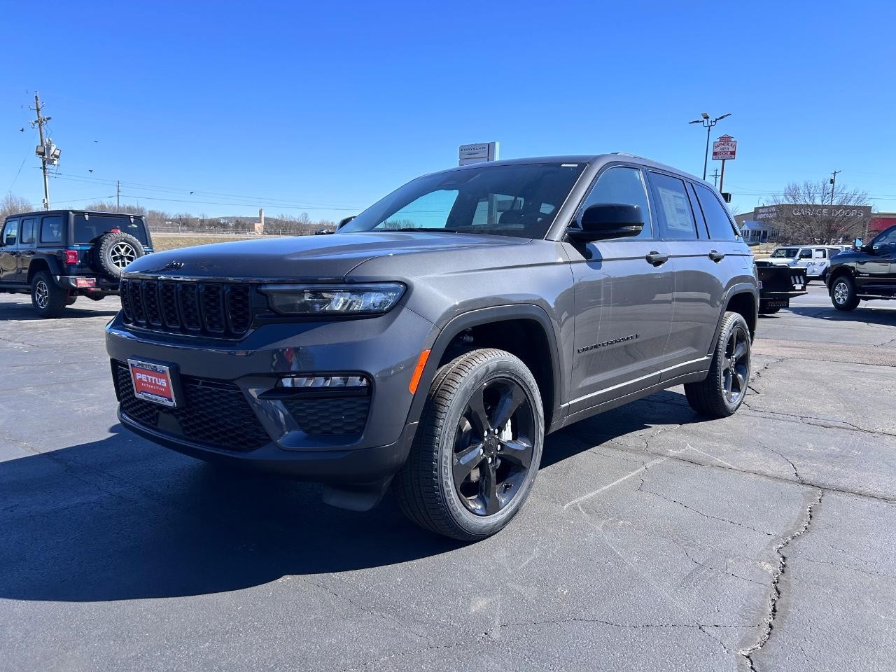 2025 Baltic Gray Metallic Clearcoat Jeep Grand Cherokee Limited 4X4 SUV