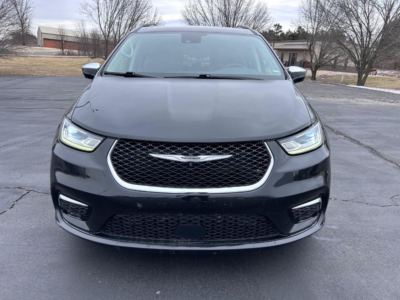 2022 Brilliant Black Crystal Pearlcoat Chrysler Pacifica Limited FWD Van