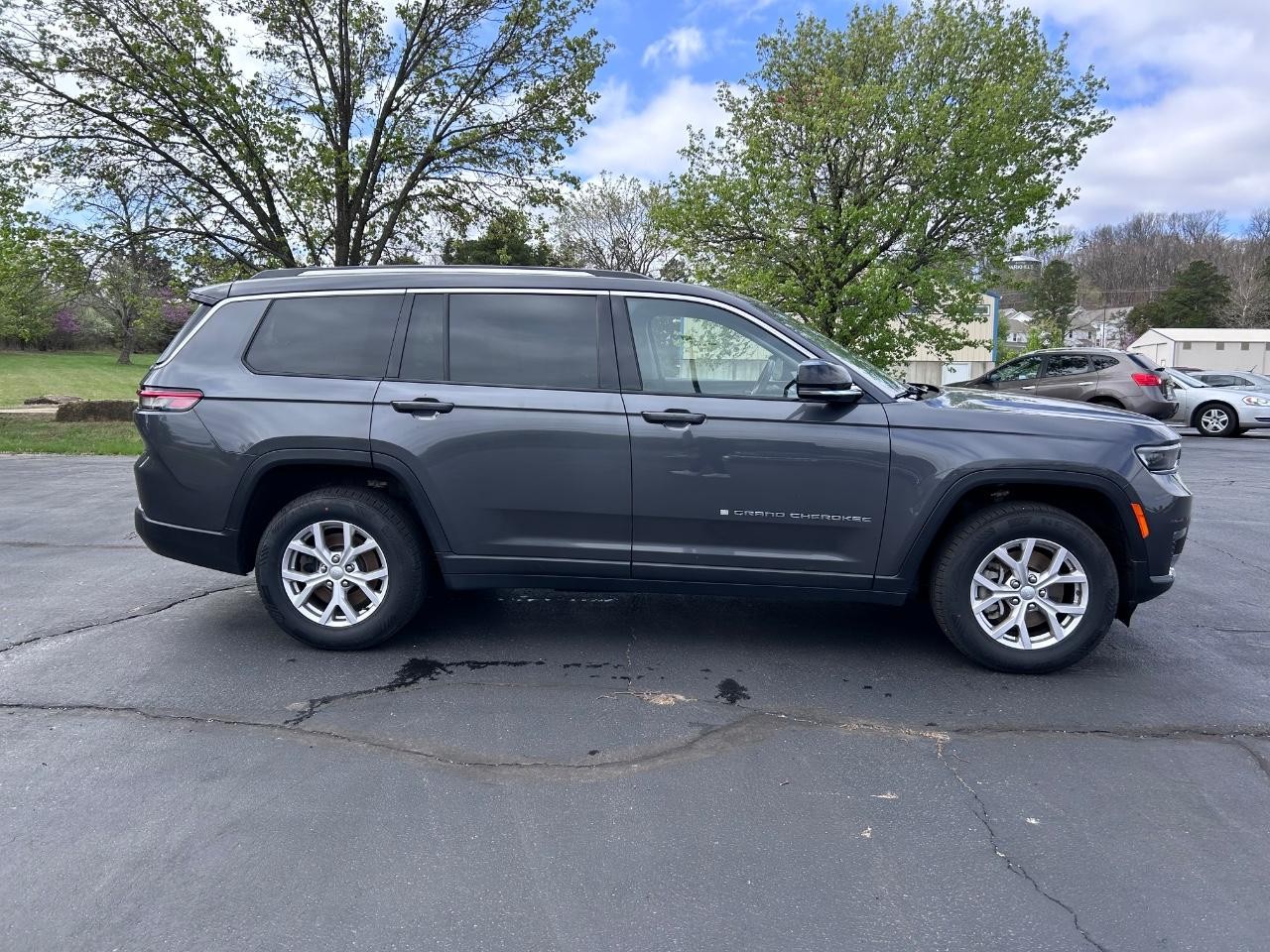 2022 Baltic Gray Metallic Clearcoat Jeep Grand Cherokee L Limited 4X4 SUV