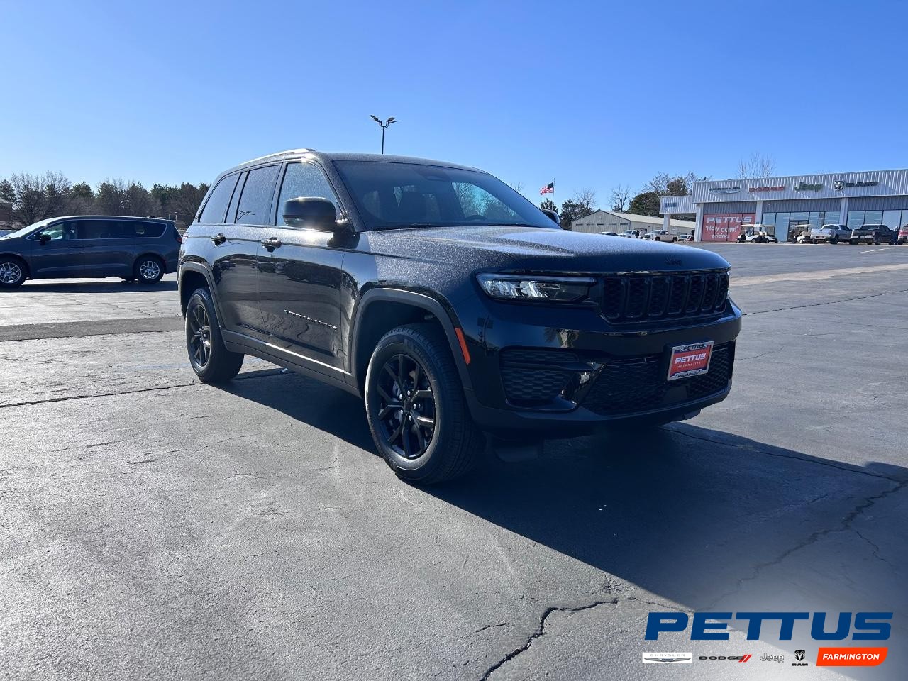 2025 Diamond Black Crystal Pearlcoat Jeep Grand Cherokee Altitude X SUV