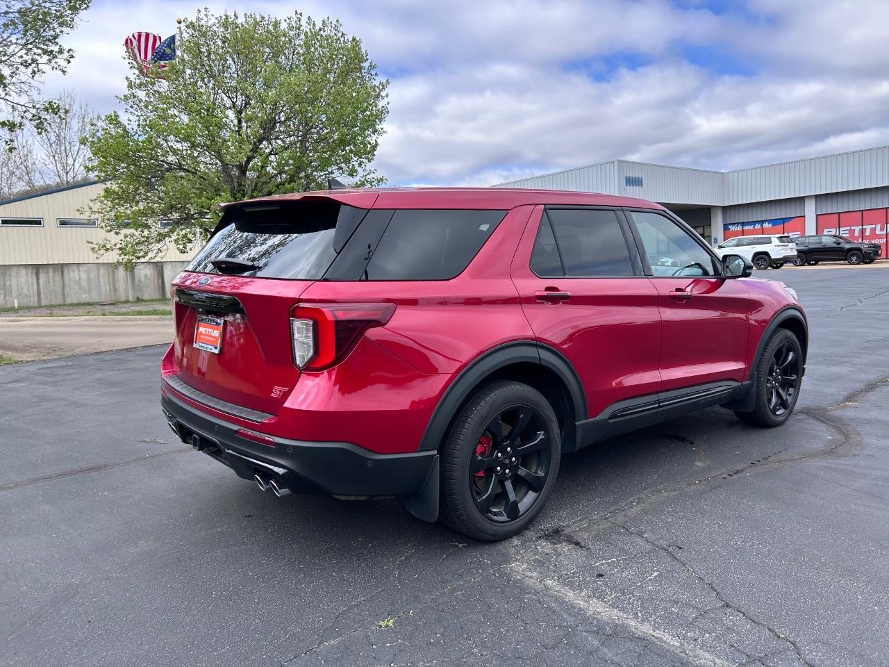 2022 Rapid Red Metallic Tinted Clearcoat Ford Explorer ST 4X4 SUV