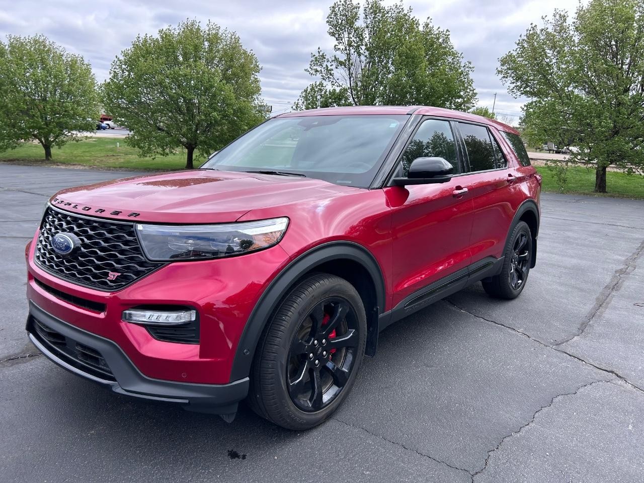 2022 Rapid Red Metallic Tinted Clearcoat Ford Explorer ST 4X4 SUV