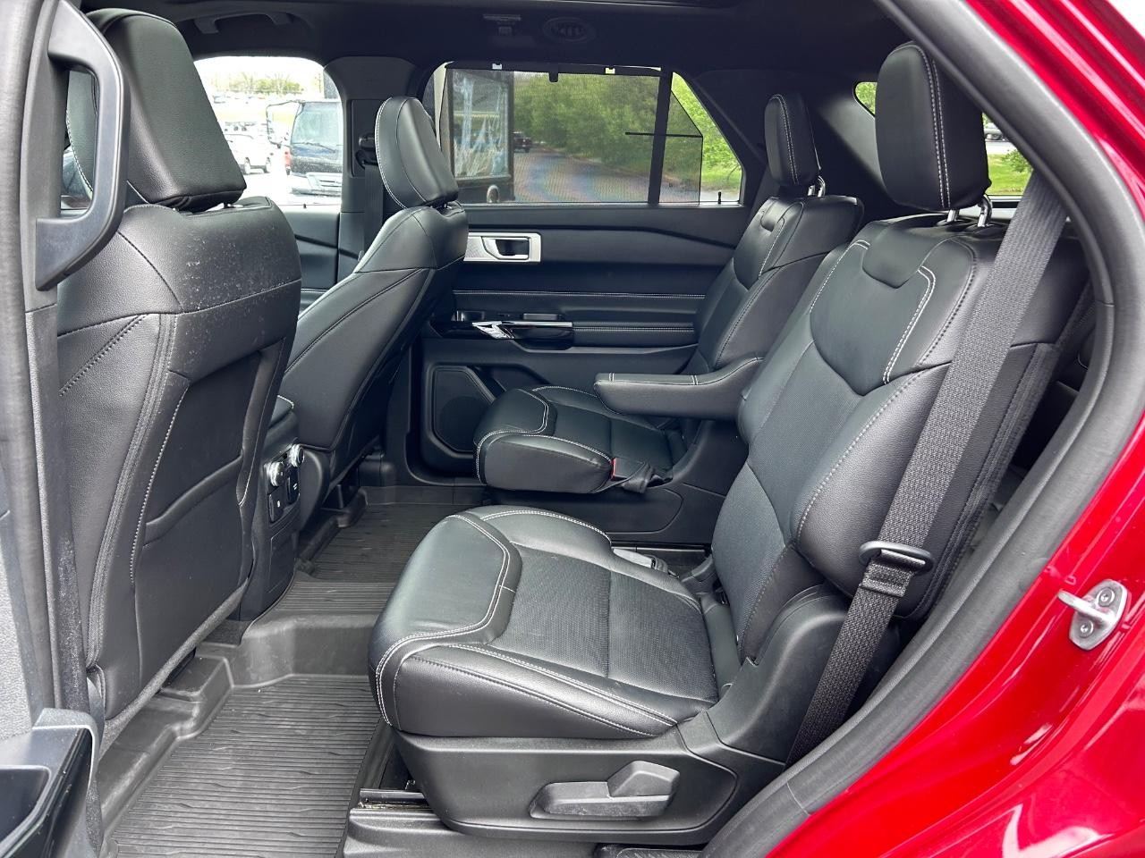 2022 Rapid Red Metallic Tinted Clearcoat Ford Explorer ST 4X4 SUV