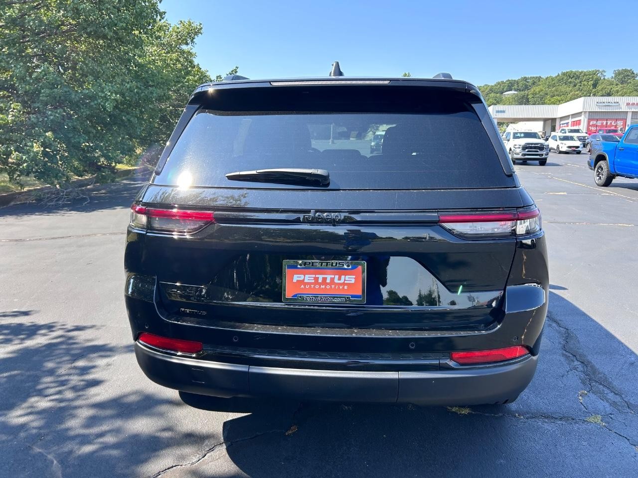 2025 Diamond Black Crystal Pearlcoat Jeep Grand Cherokee Altitude X 4X4 SUV