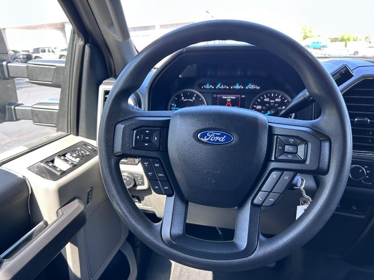 2020 Oxford White Ford Super Duty F-450 DRW XLT DRW 4X4 Truck