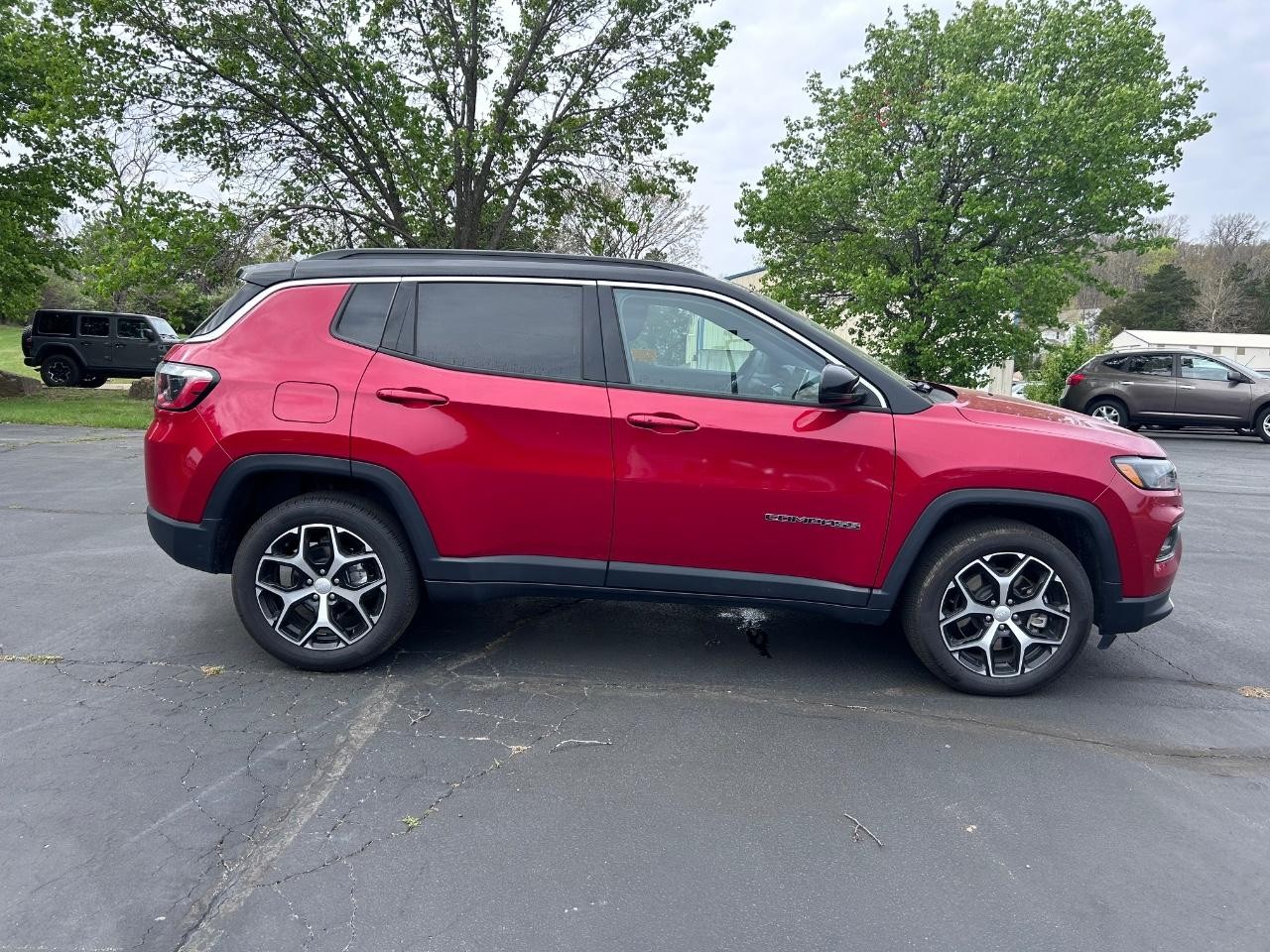 2024 Red Hot Pearlcoat Jeep Compass Limited 4X4 SUV