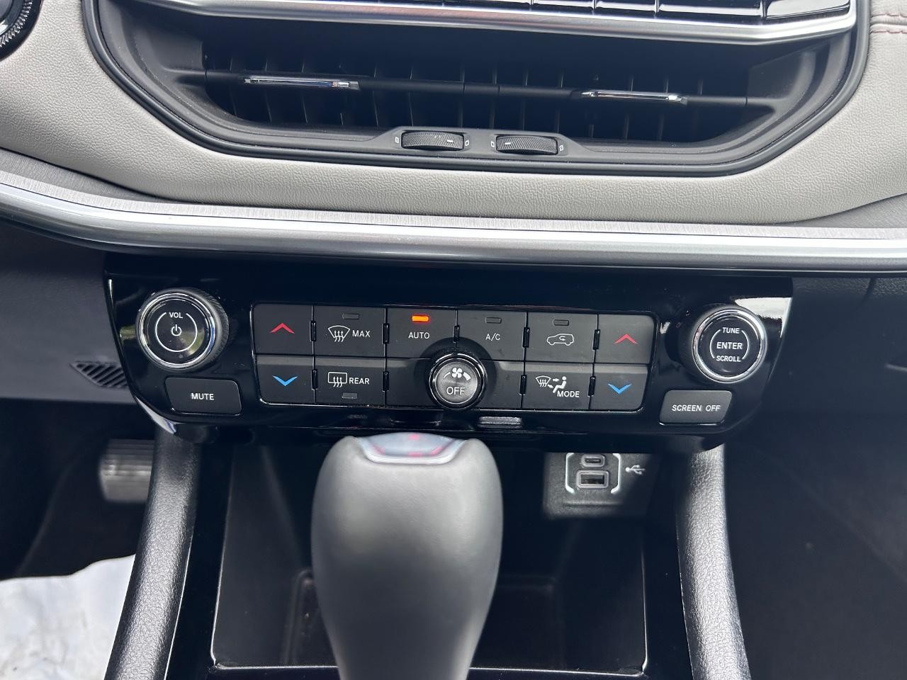 2024 Red Hot Pearlcoat Jeep Compass Limited 4X4 SUV